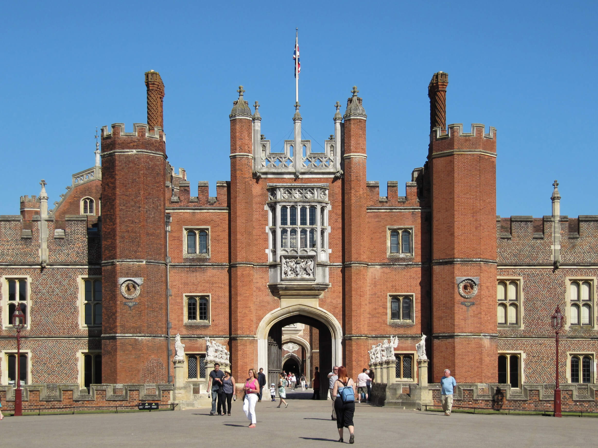 Palatul Hampton Court din Anglia