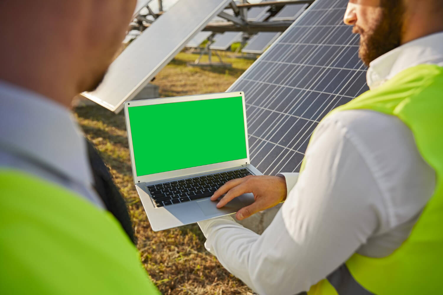 Explorând Tehnologia Verde: Ce Sunt Sistemele Fotovoltaice și Cum Funcționează