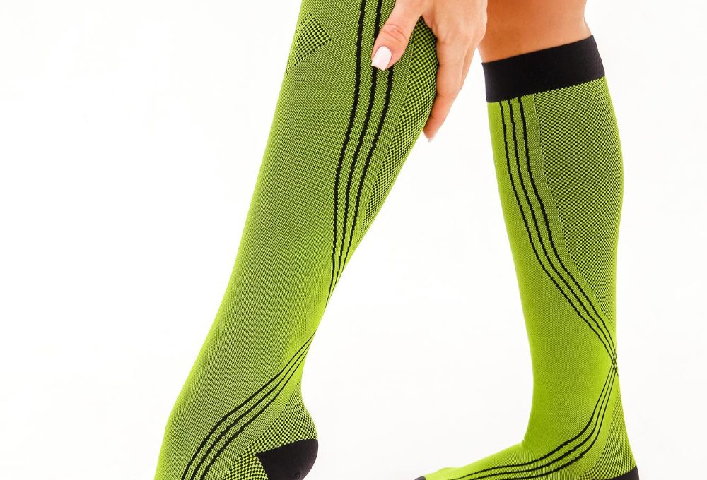 Cum poți purta corect ciorapi compresivi: Ghid detaliat pentru o purtare eficientă și confortabilă
