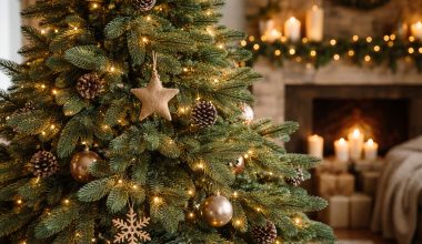 Cum arată un brad artificial de Crăciun cu aspect natural și unde îl găsești?