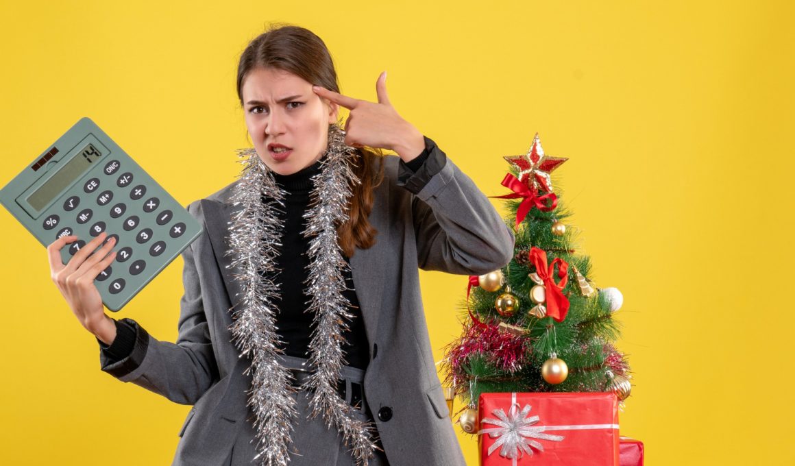 De ce variază atât de mult prețurile la brazii artificiali de Crăciun?